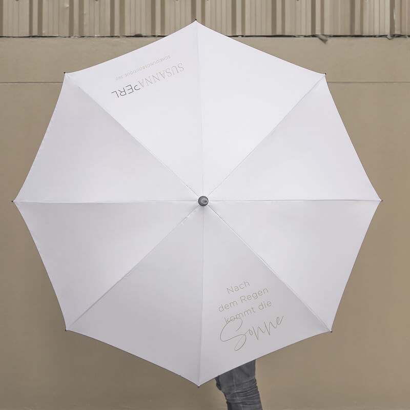 Susanna Perl weißer Schirm Branded